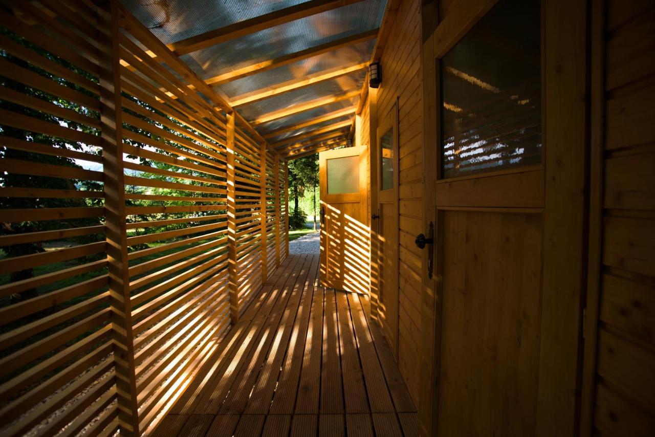 Glamping Forest Edge คัมนิค ภายนอก รูปภาพ