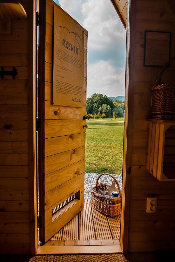 Glamping Forest Edge คัมนิค ภายนอก รูปภาพ