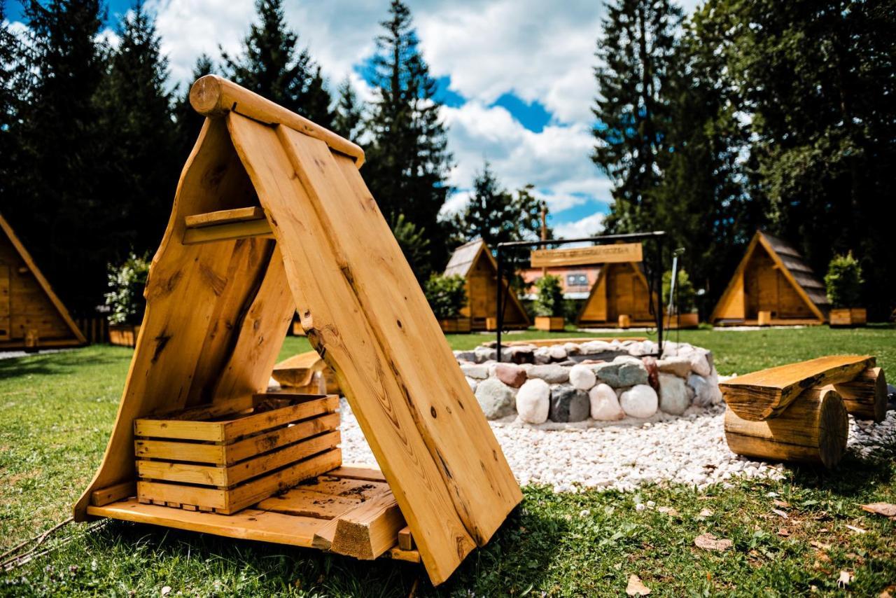 Glamping Forest Edge คัมนิค ภายนอก รูปภาพ